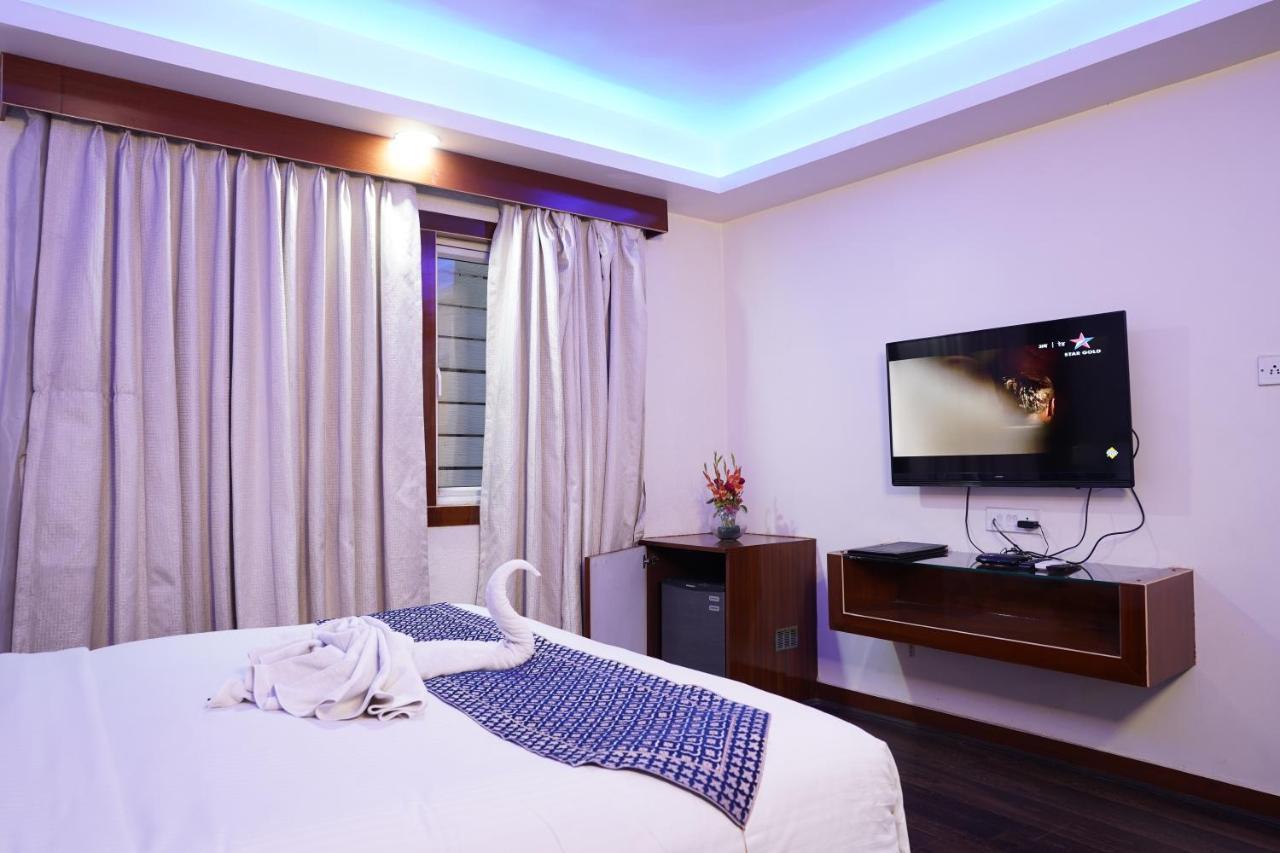 Hotel Emirates Kolkata Ngoại thất bức ảnh