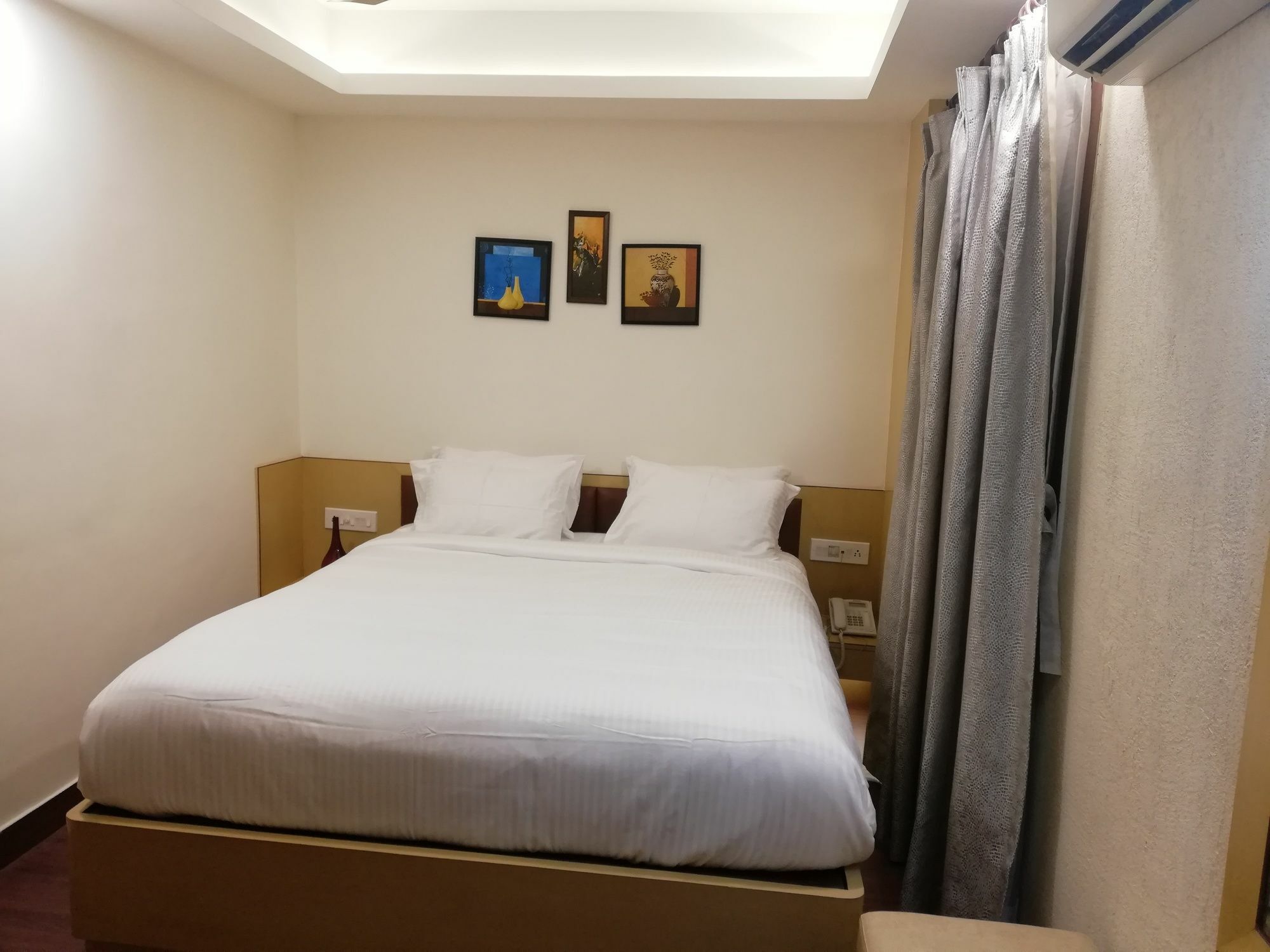 Hotel Emirates Kolkata Ngoại thất bức ảnh